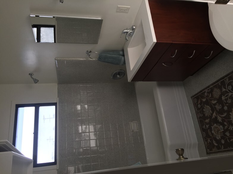 Bathroom - 11523 Washington Pl