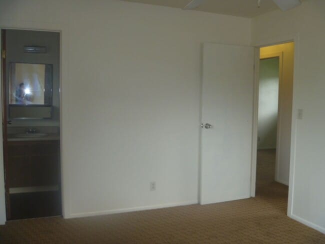 Building Photo - 3/2 $2150.00