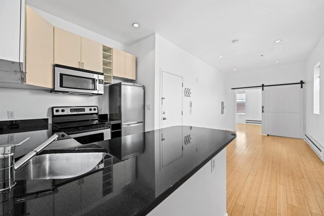 Building Photo - 88 Brunswick St