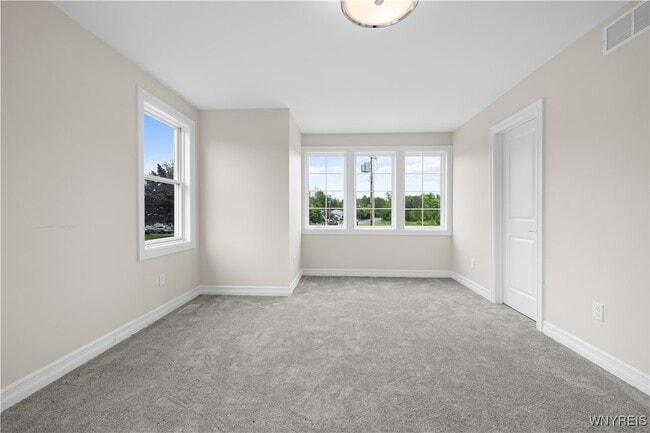Building Photo - 10 Bentley Dr