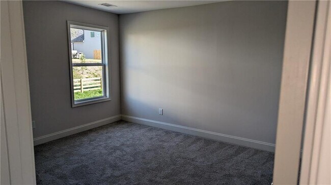 Building Photo - 331 Brookstone Trl