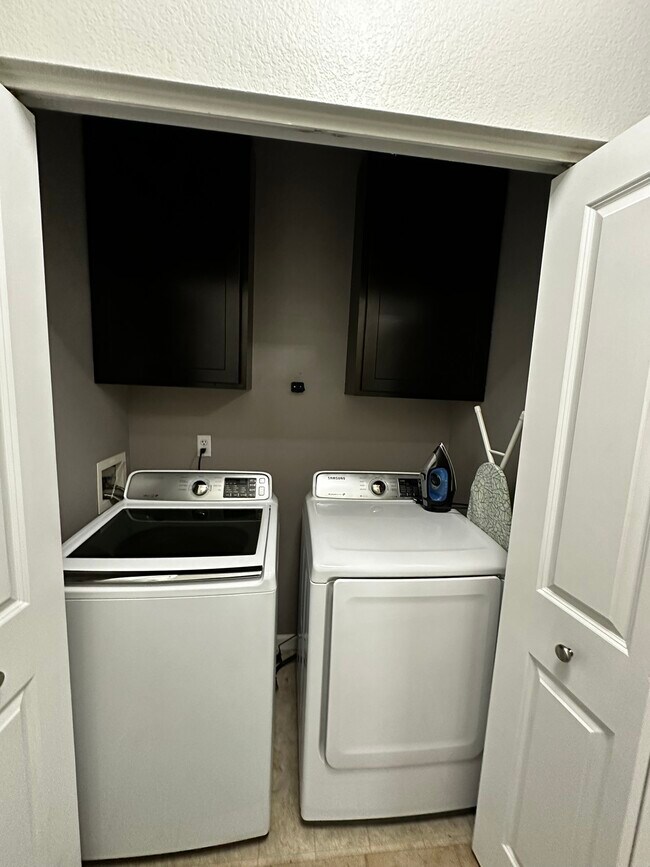 Building Photo - 4045 S Crystal Cir