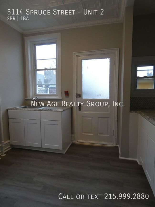 Building Photo - Newly renovated 2 bedroom, 1 bathroom apar...