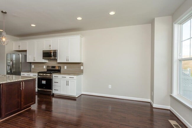 Building Photo - Luxury Home in Preston Lake