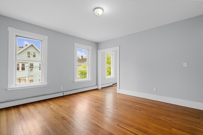 Building Photo - 354 Poplar St