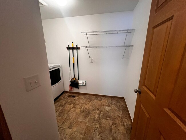 Building Photo - Application Pending - 3 Bedroom House For ...