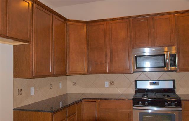 Building Photo - 2209 Sun Creek Dr