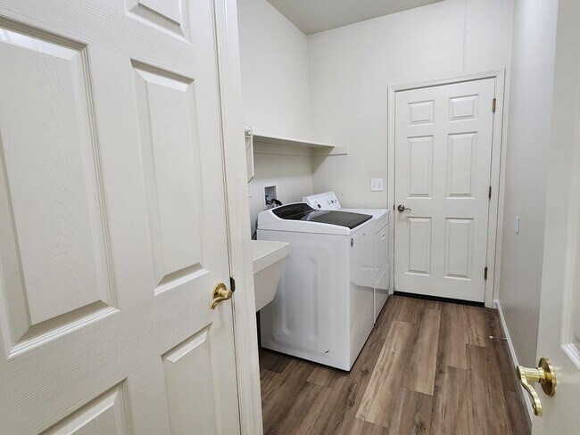 Building Photo - Home For Rent in Wildhorse Area of Minden