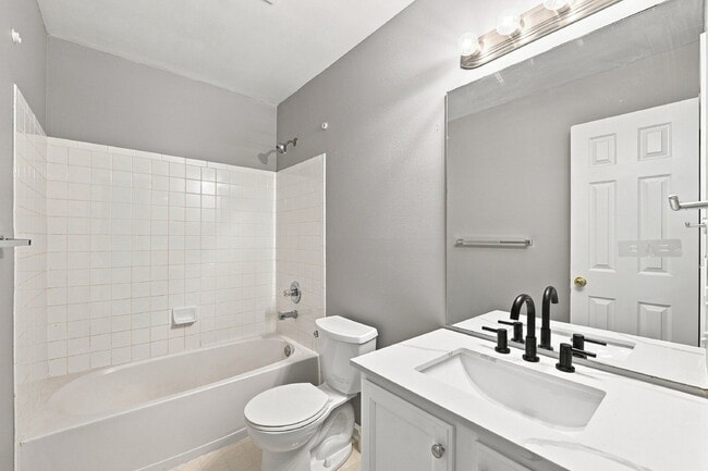 Building Photo - $2,695.95 - 3 Bed, 2.5 Bath Newly Updated Townhome in Centennial with Central AC