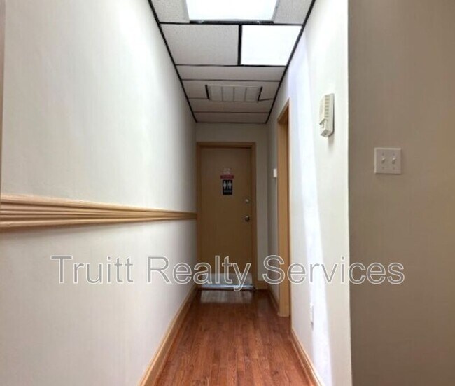 Building Photo - 1319 Pennsylvania Ave. SE