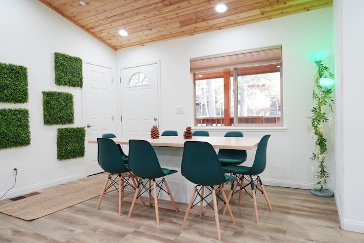 Building Photo - 16701 Sandalwood