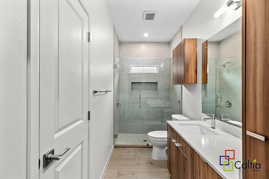 Building Photo - 3317 Duke Ave