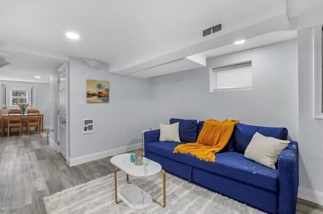 Building Photo - 67 Curtis Rd