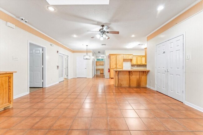 Building Photo - 10 Lowery Ln