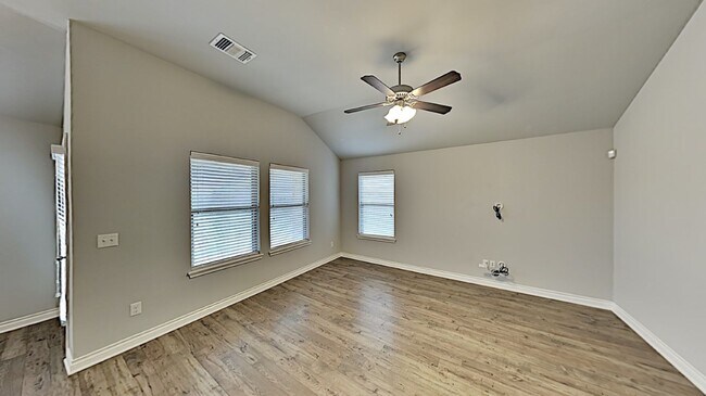 Building Photo - Spectacular 3 Bedroom 2 Bathroom Home in P...