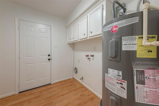 Building Photo - 2510 Wind Fall Ln