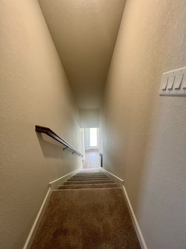 Building Photo - 14438 Inspiration Pt