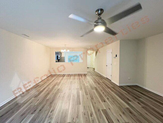 Building Photo - 3900 Swinton St