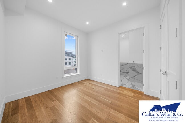 Building Photo - 218 Old Colony Ave