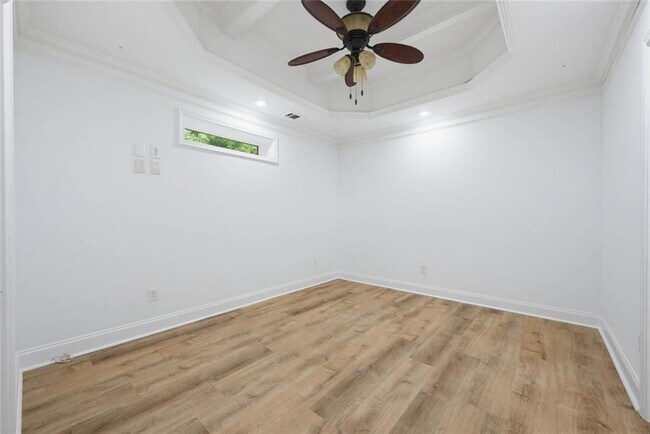 Building Photo - 735 Westwind Ln