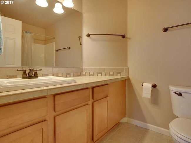 Building Photo - 1408 NE Redspire Ln