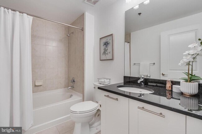 Building Photo - 5750 Bou Ave