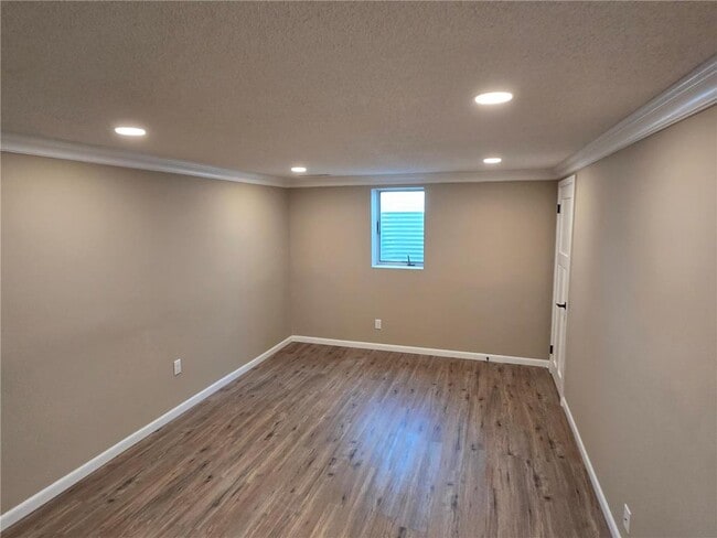 Building Photo - 1466 Charlton St