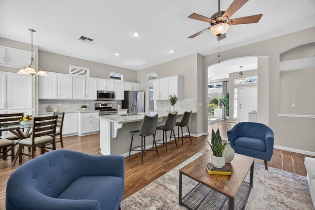 Building Photo - 2726 Genesee Dr