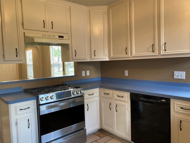 Building Photo - 4708 Park Dr