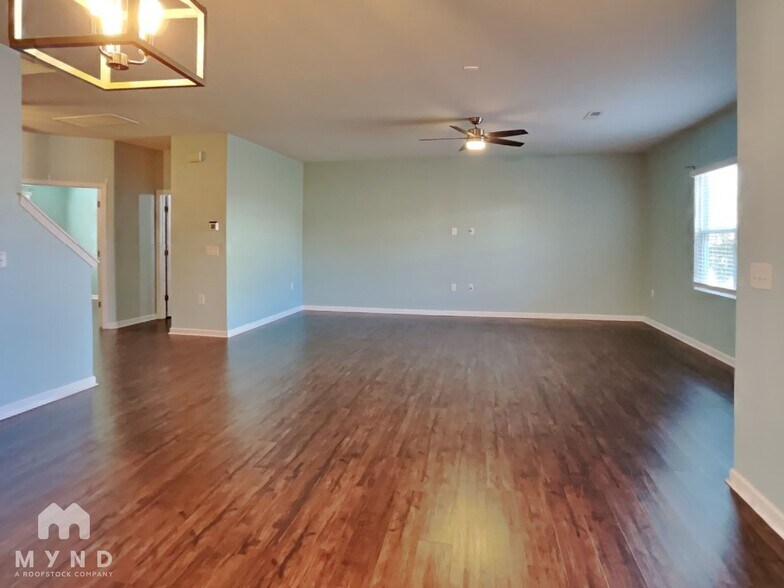 Building Photo - 2101 Attend Xing