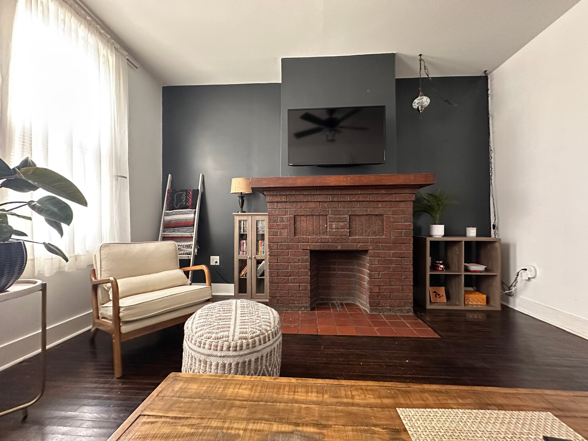 Building Photo - 1163 Say Ave