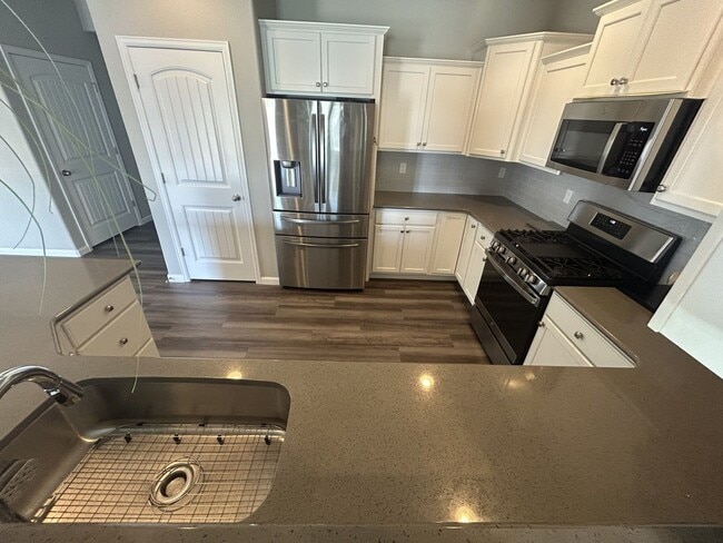 Building Photo - Brand New Townhome – Spacious, Modern, and...