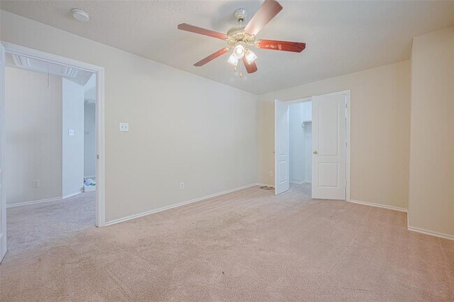 Building Photo - 14203 Torrey Village Dr