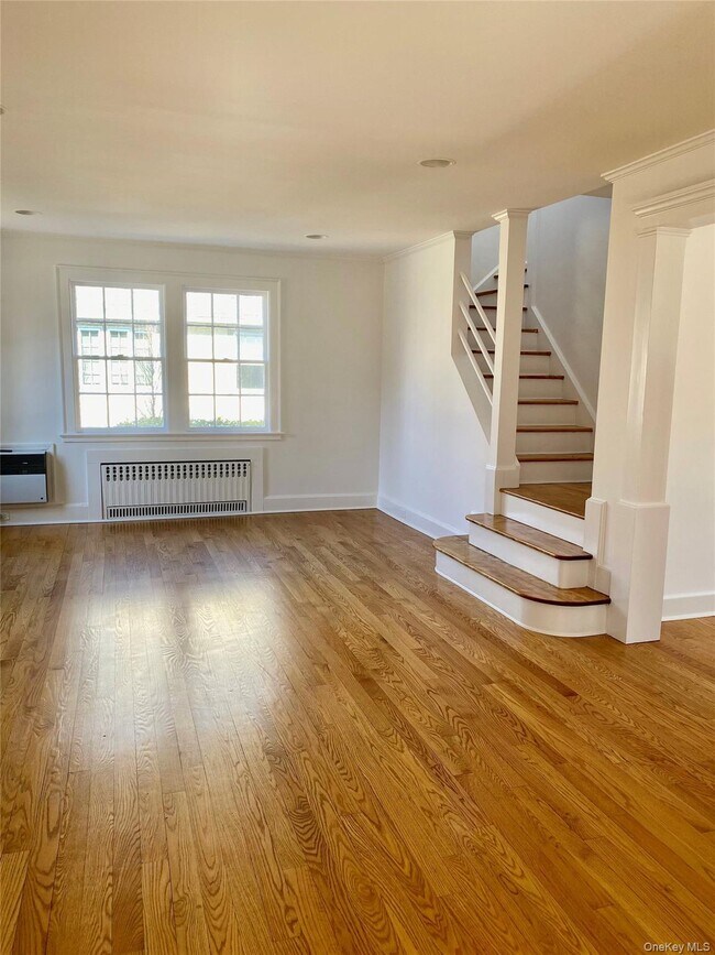 Building Photo - 34 Maplewood St