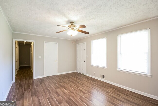 Building Photo - 3730 Sunny Hill Dr