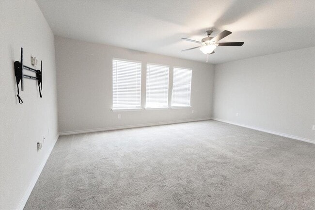 Building Photo - 7403 Albany Dr