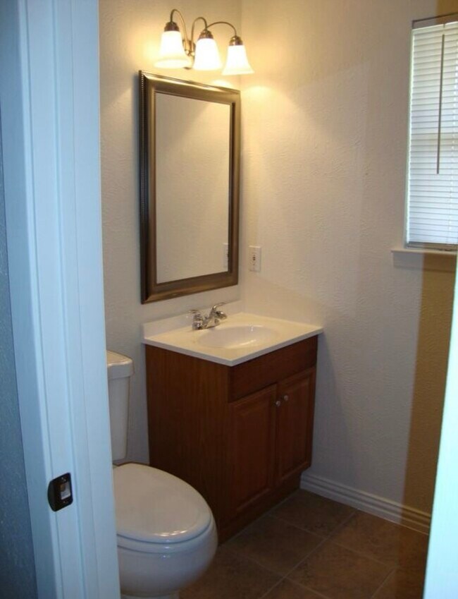 Building Photo - 1725 Pecan Park Dr