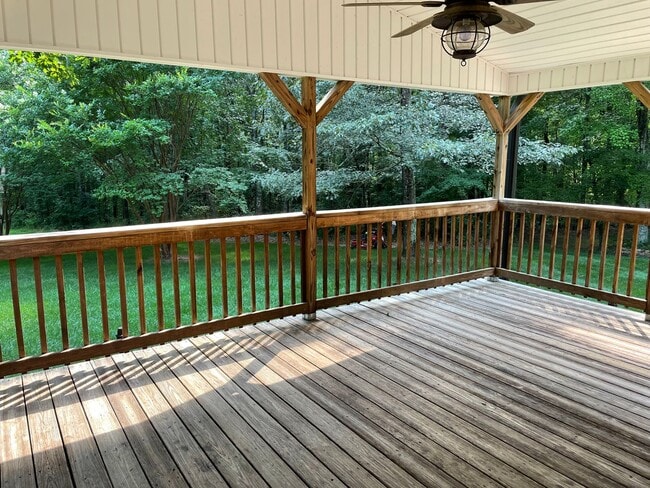 Building Photo - Updated Three Bedroom Two Bath Double Wide in Iron Station