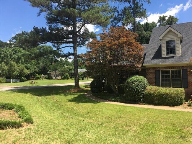 Building Photo - 1050 Aiken Rd