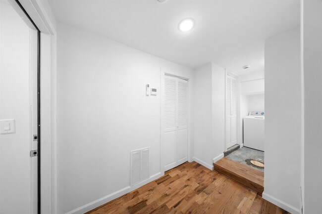 Building Photo - 1111 53rd St