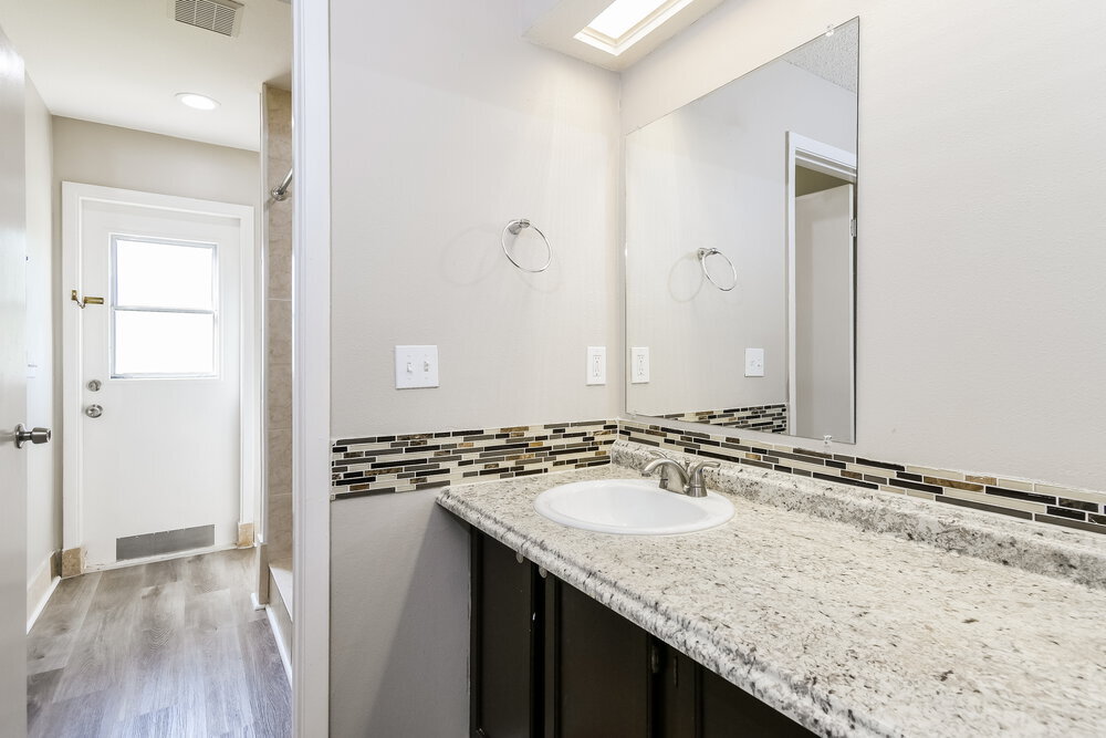 Building Photo - 5514 Deepdale Dr