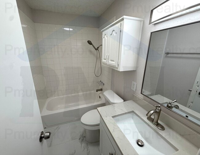 Building Photo - AVAILABLE NOW!!! Comfortable 4 br, 1.5 ba house for rent in Balch Springs