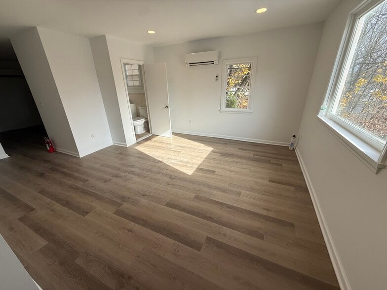 Building Photo - 173 US Highway 46