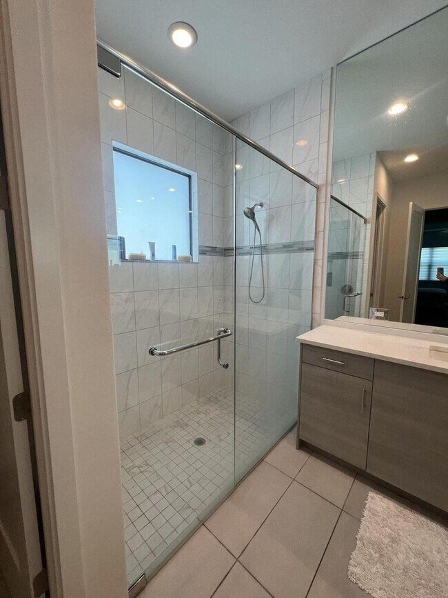 Building Photo - 17534 Rainstream Rd