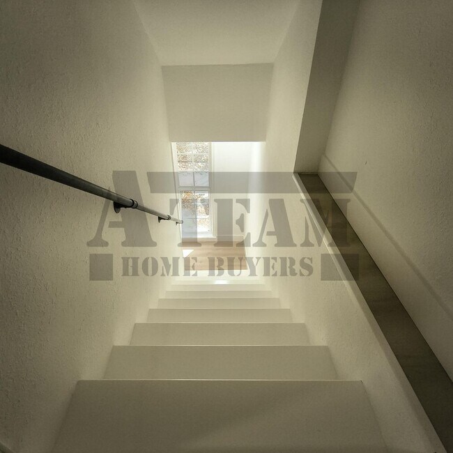 Building Photo - Fully remodeled 4-bedroom, 2-bathroom home