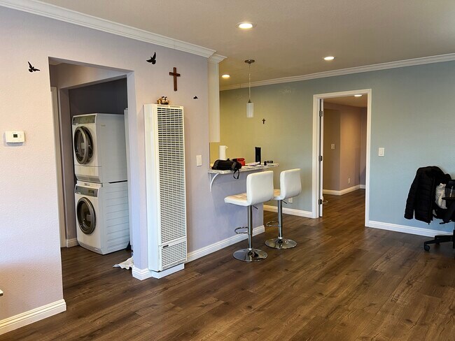 Building Photo - 4814 Daisy St