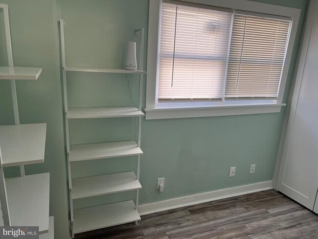 Building Photo - 136 Davis St