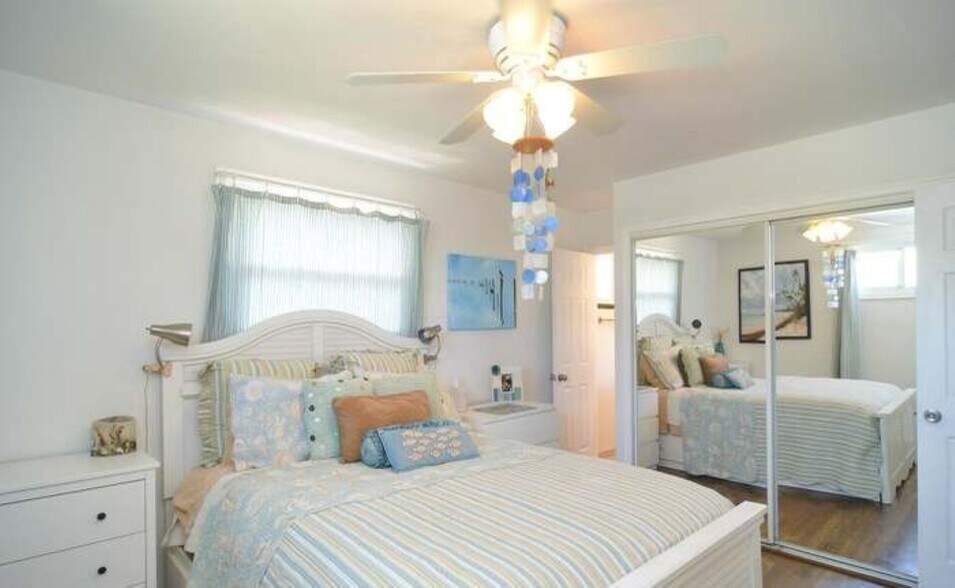 Master Bedroom - 4201 Collier Rd