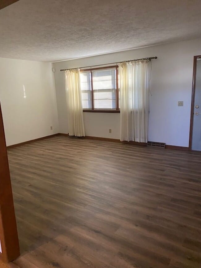 Building Photo - 305 N Delaware Ave