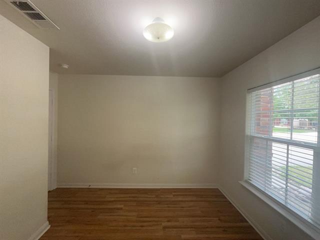 Building Photo - 10009 Iron Ridge Dr